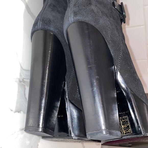 BALENCIAGA BLACK SUEDE BOOTS MADE IN ITALY SIZE 37 (7 US) - Picture 15 of 17